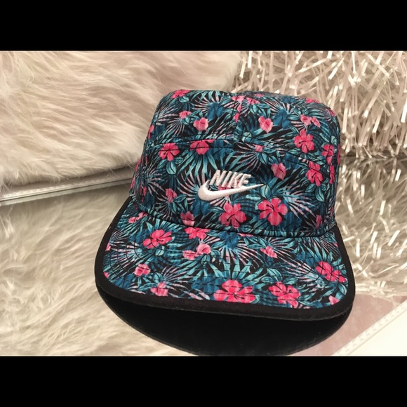Nike Accessories - Nike Cap